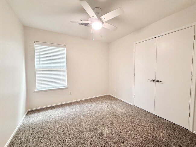 Building Photo - 5718 Highbury Ct