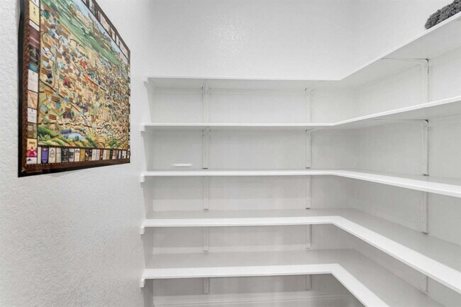 Building Photo - 129 Birkshire Dr