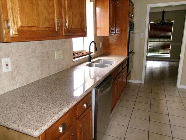 Building Photo - 16315 Morning Quail Ct
