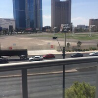 Building Photo - Highly Upgraded 2 BR Condo at Allure!