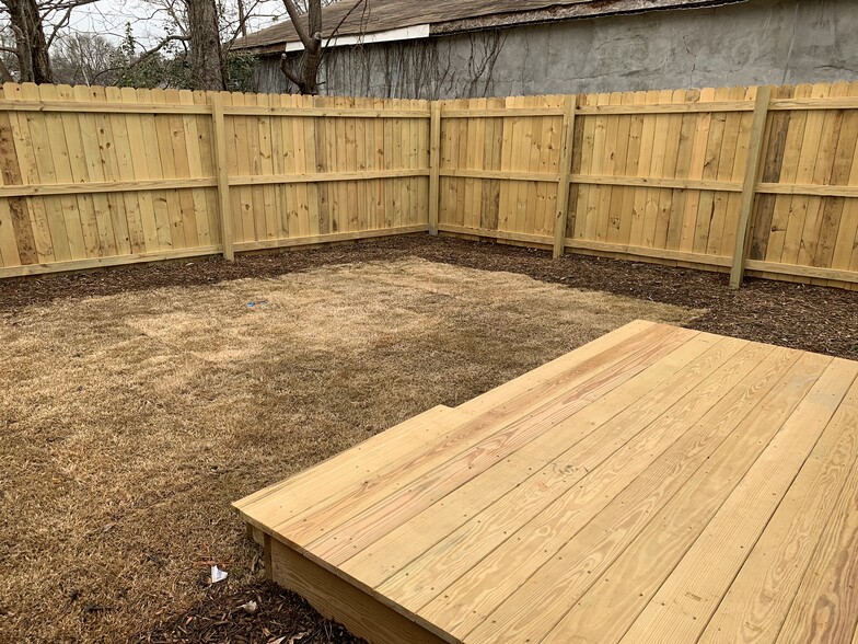 Building Photo - 2 Chaney St