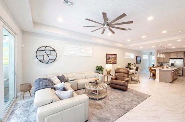 Building Photo - 1055 Waterline Ct