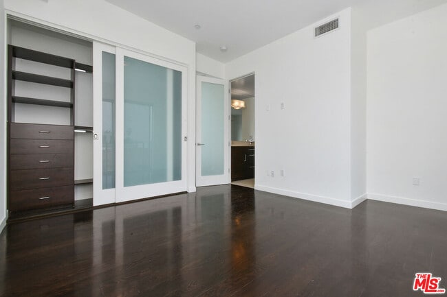 Building Photo - 11610 Ohio Ave