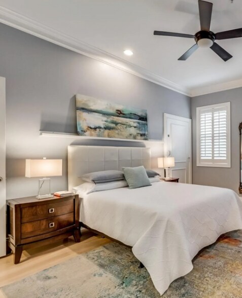 Building Photo - 2885 Woodside St