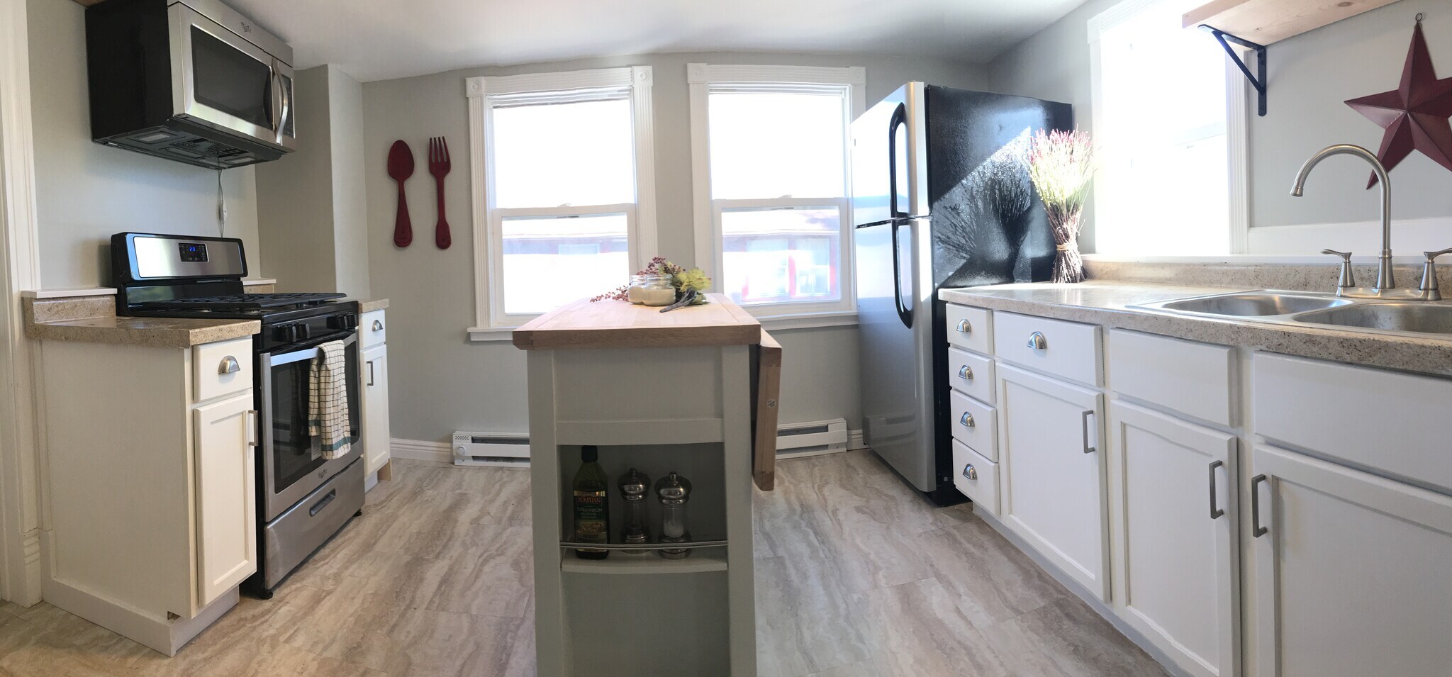 Plenty of sunlight and storage space. - 1927 Washington Street Northeast