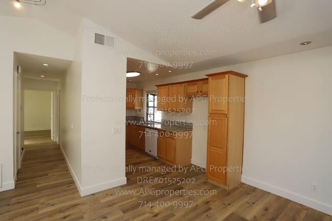 Building Photo - 7704 Elmdale Way