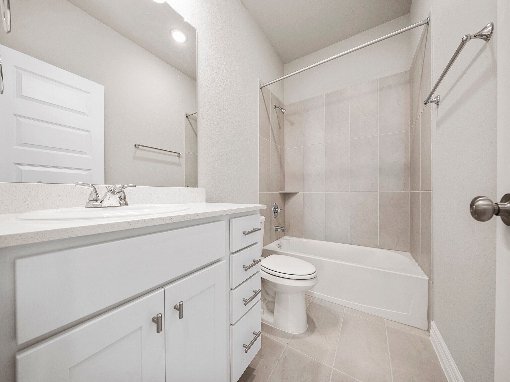 Second floor bathroom - 6650 Jasper Valley Cir