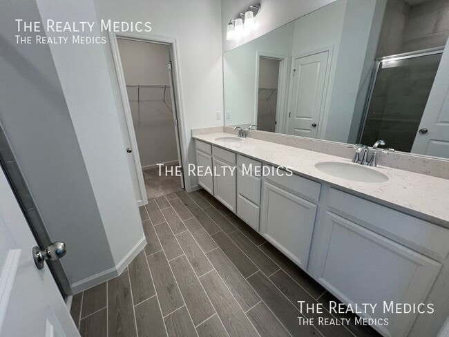 Building Photo - 9301 SW 58th Cir