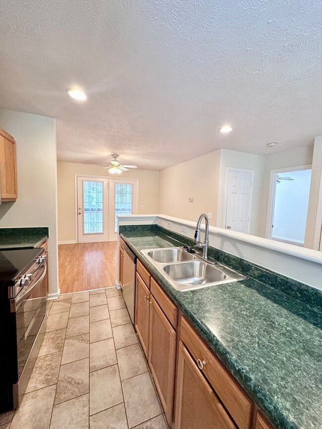 Building Photo - Wonderful 3 Bedroom 2 Bath Home Now Available!