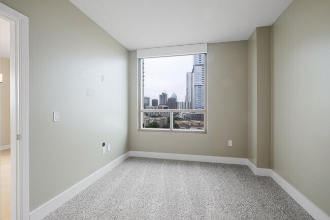 Building Photo - Luxurious 2 Bedroom, 2 Bath High Rise in Downtown Austin