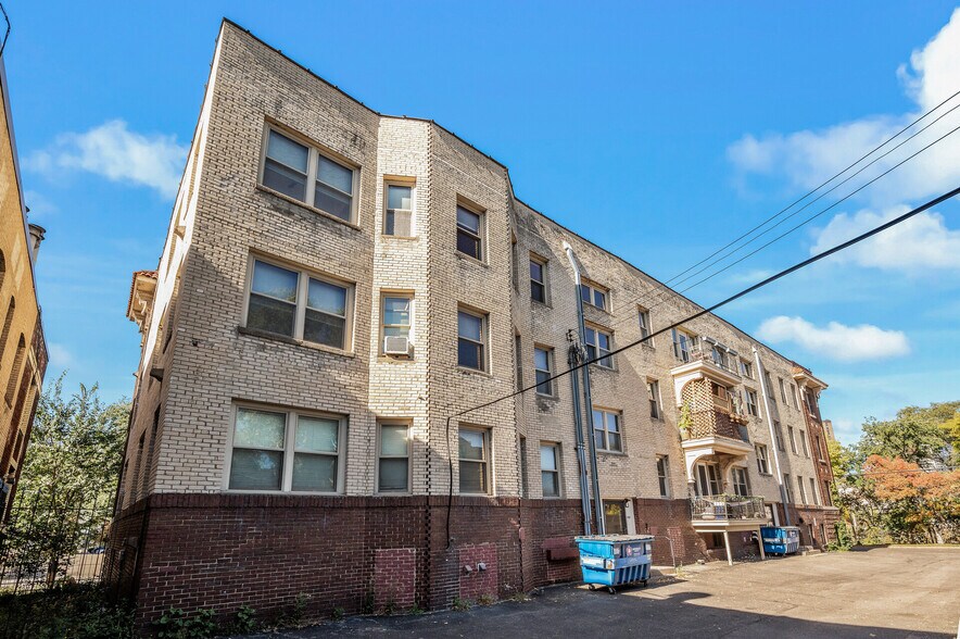 Building Photo - 1705 Stevens Ave