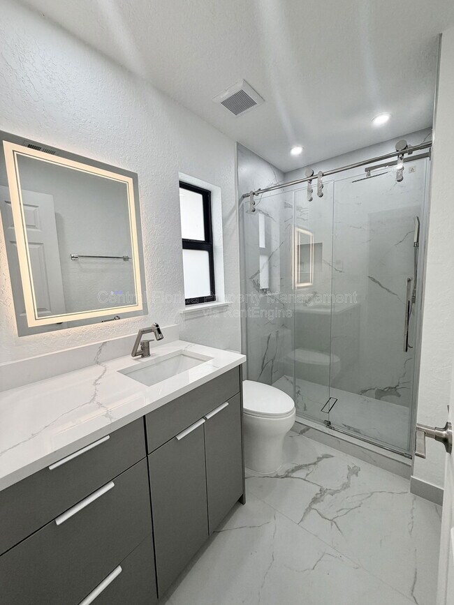 Building Photo - 1909 Bayport Dr