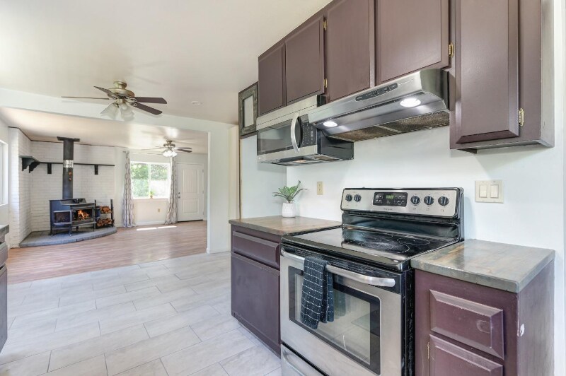 Building Photo - 6273 Dolly Varden Ln