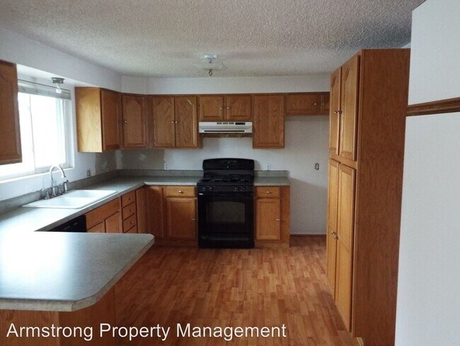 Building Photo - 262 1165 N