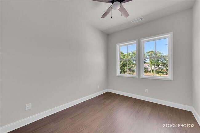 Building Photo - 1058 Homestead Wy St