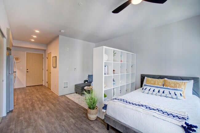 Building Photo - The Hub