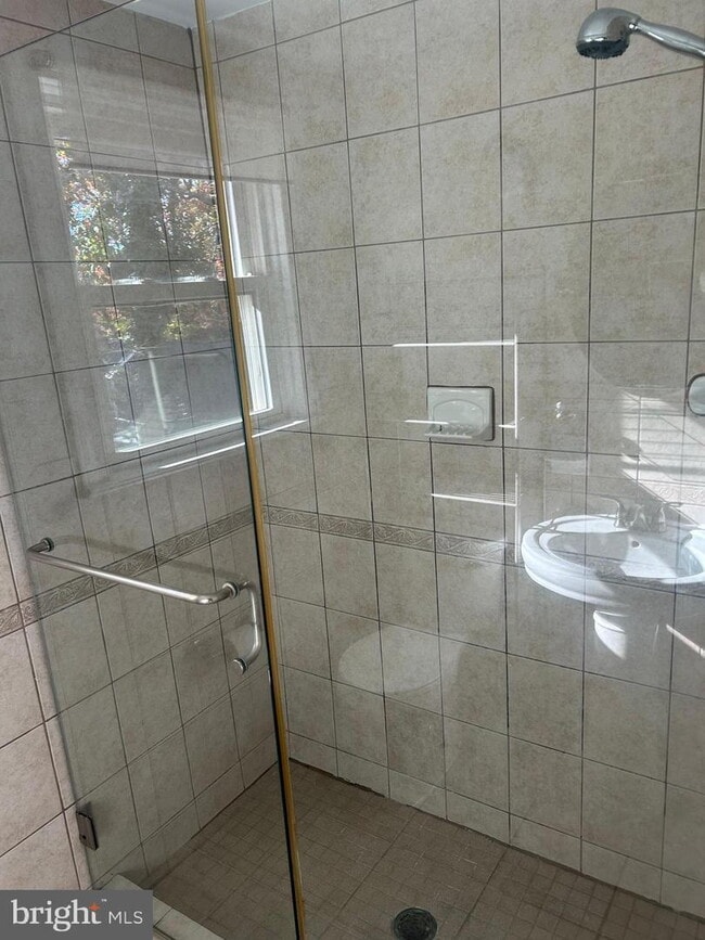 Building Photo - 3013 Nash Pl SE