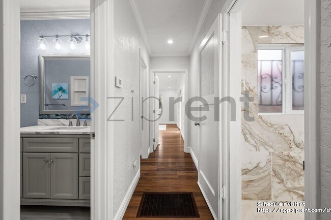 Building Photo - 3606 Barrett Ave