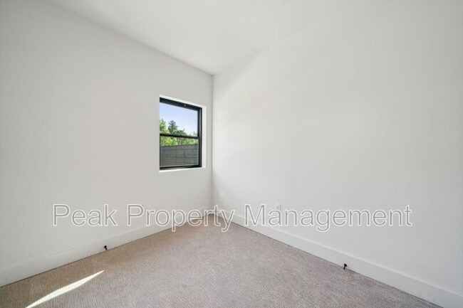 Building Photo - 1609 Pulaski St