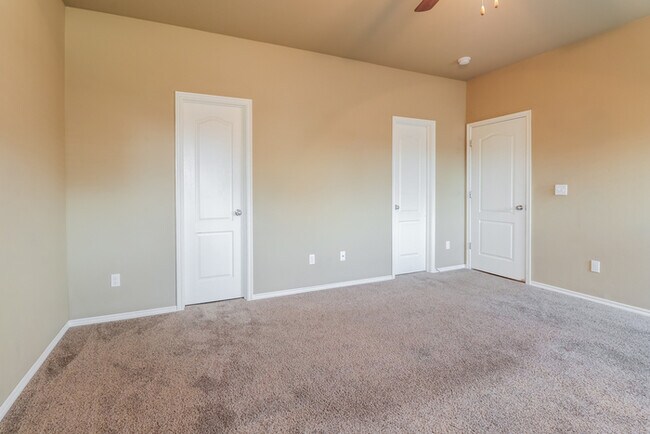 Building Photo - Check out this Wonderful Home!