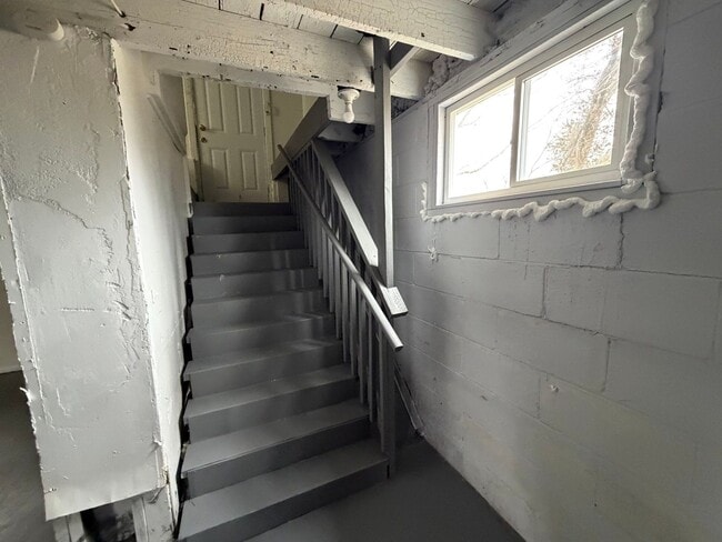 Building Photo - Lovely 2 Bedroom / 1 Bath for Rent - Section 8 Welcome