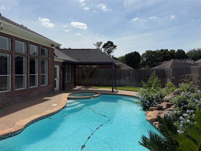 Building Photo - 23218 Colony Green Dr
