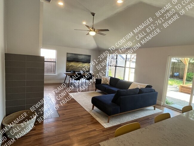 Building Photo - 645 Thompson Dr