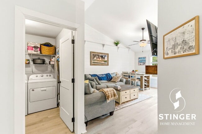 Building Photo - 40 Canopy Ln