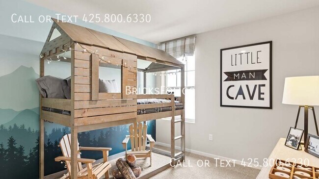 Building Photo - 4004 Hyde Lp NE