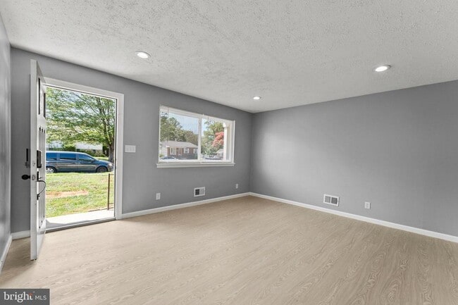 Building Photo - 3823 Cassandra Rd