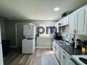 Building Photo - 4617 Langley Ave