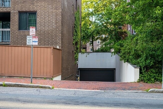 Building Photo - 321 Harvard St