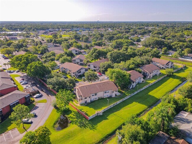 Building Photo - Beautiful 1/1 wood floor condo for rent in...