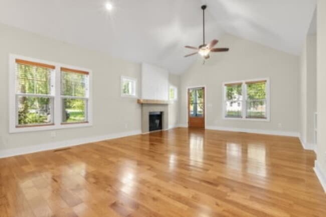 Building Photo - 155 Piney Ln