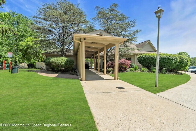 Building Photo - 134 Whispering Oaks Way