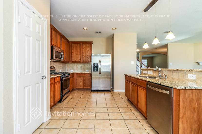 Building Photo - 12301 Macaroon Ln