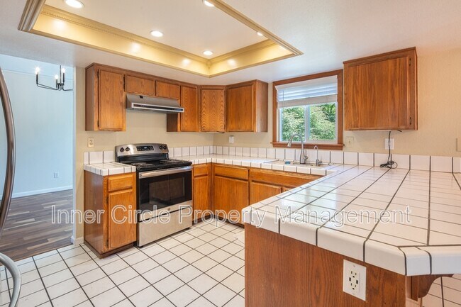 Building Photo - 512 Bluerock Dr