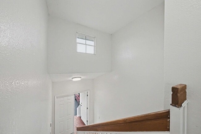 Building Photo - 5789 Woodland Point Dr