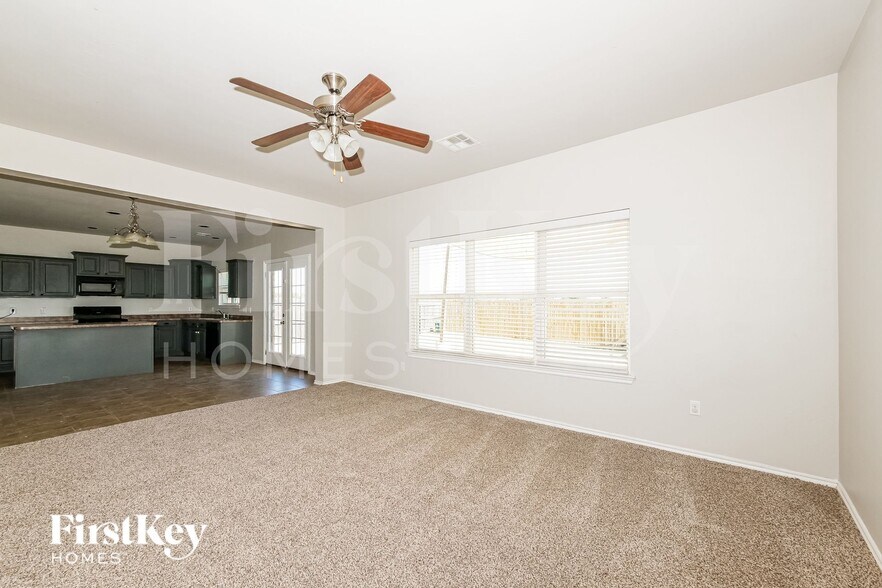 Building Photo - 1912 Dena Dr