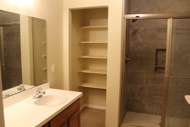 Building Photo - 1726 Serenata Ln