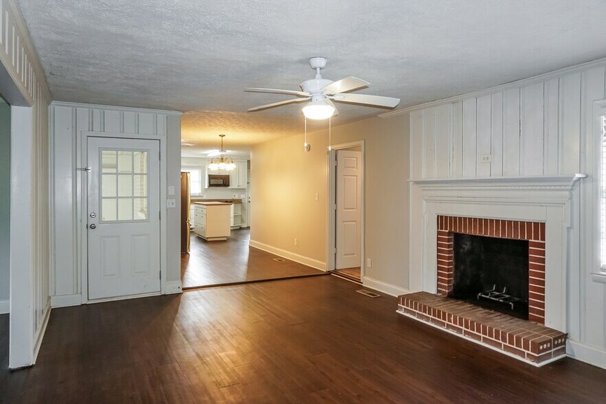 Building Photo - 2599 GA-85