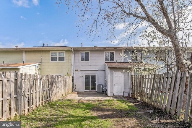Building Photo - 63 Villanova Ct