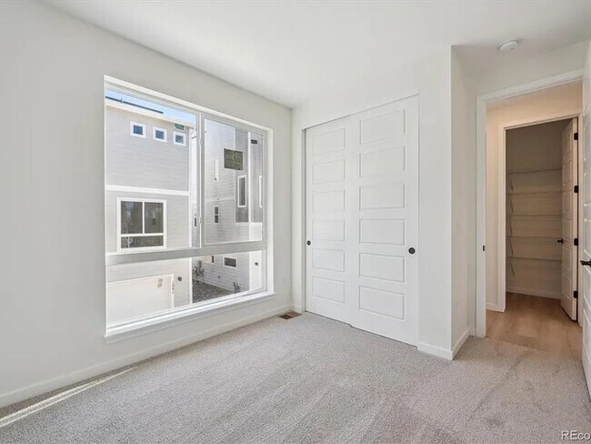 Building Photo - 1243 Rhett Dr