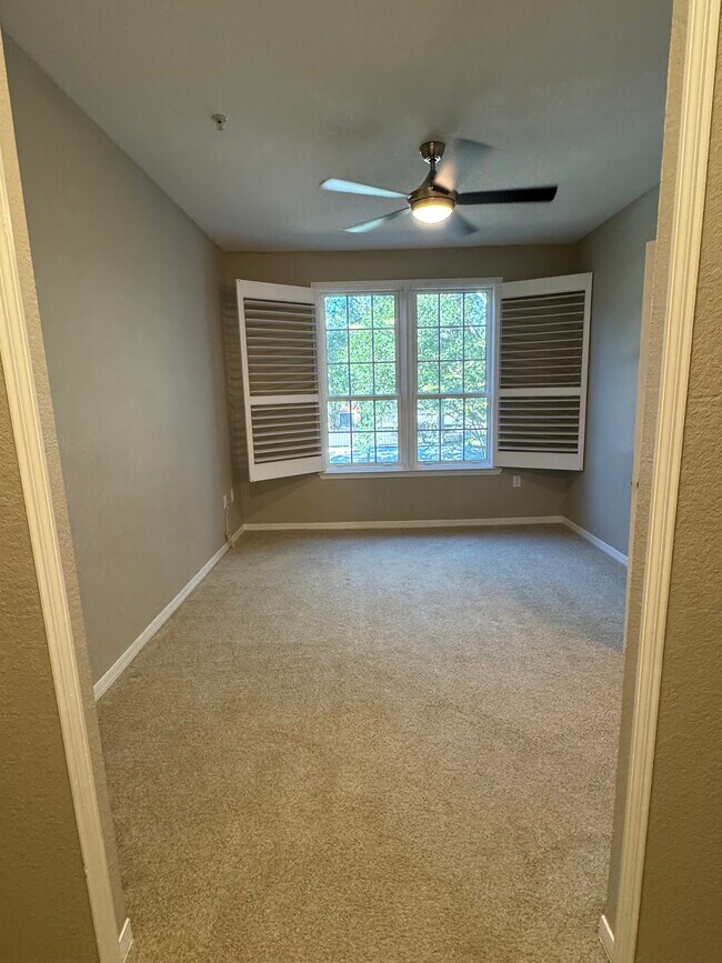 Building Photo - 4110 Central Sarasota Pkwy