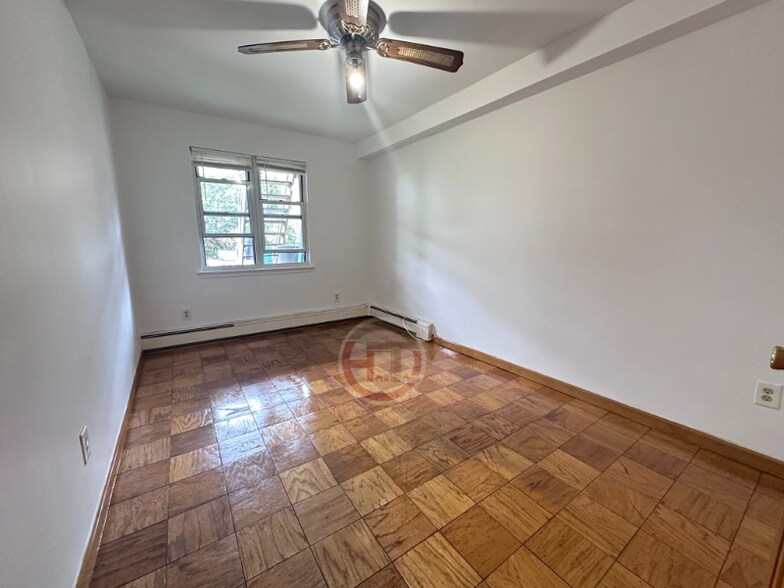 Building Photo - 1352 Gillespie Ave