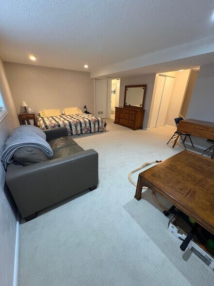 Building Photo - 8094 Miller Cir