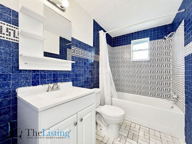 Building Photo - 1716 W Nassau St