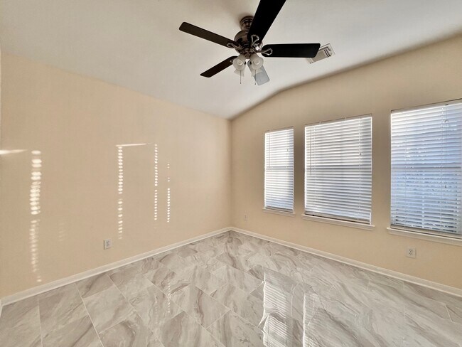 Building Photo - 7710 Sapulpa Ln