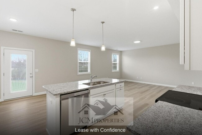 Building Photo - 117 Lambert Fld