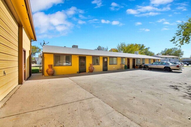 Primary Photo - 3290 1/2 Lombardy Lane